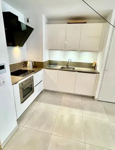 Hyper Parking Prive A 3 Min A Pied, Raphael * Saint-Raphaël