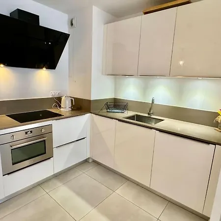 Apartment Hyper Parking Prive A 3 Min A Pied, Raphael