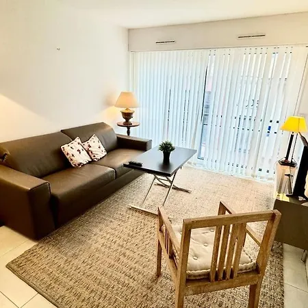 Hyper Parking Prive A 3 Min A Pied, Raphael Apartment