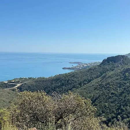 Hyper Parking Privé à 3 Min à Pied, Raphael *