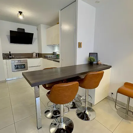 Apartment Hyper Parking Prive A 3 Min A Pied, Raphael