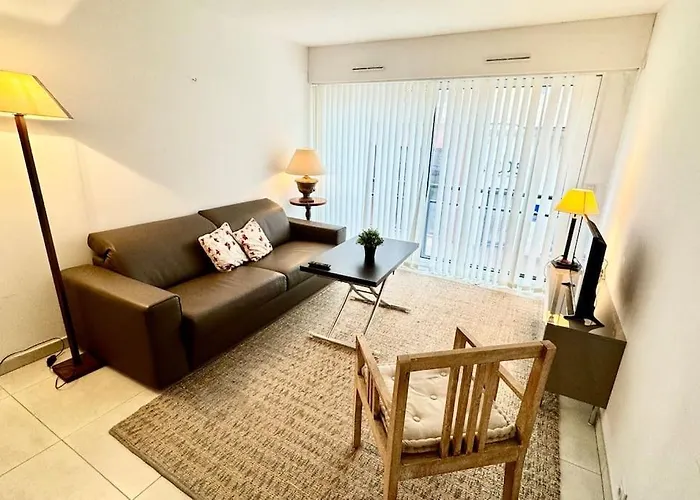 Hyper Parking Prive A 3 Min A Pied, Raphael 公寓